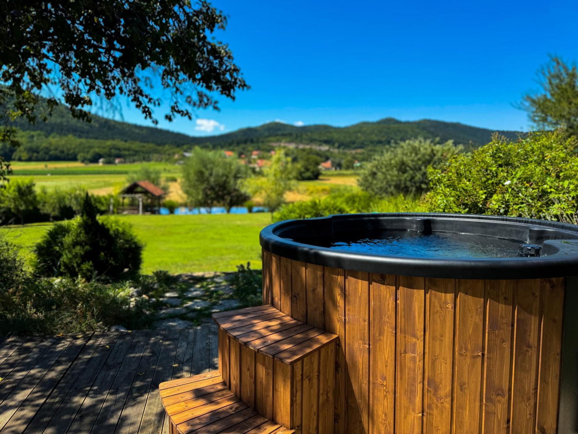 House Arupium - Hot Tub Villa Otočac Eksteriør billede
